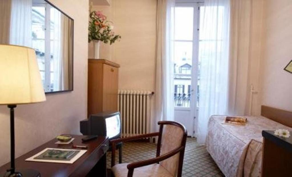 Hotel Conte Biancamano 3*